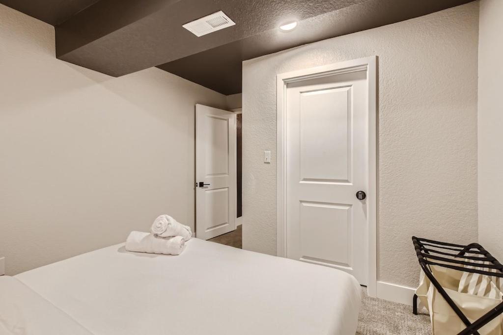 Heights Hideaway - Great Location - Game And Movie Room ويستمنستر المظهر الخارجي الصورة